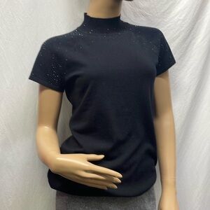 Cable & Gauge Women's Black Sequin Short Sleeve Pullover Top